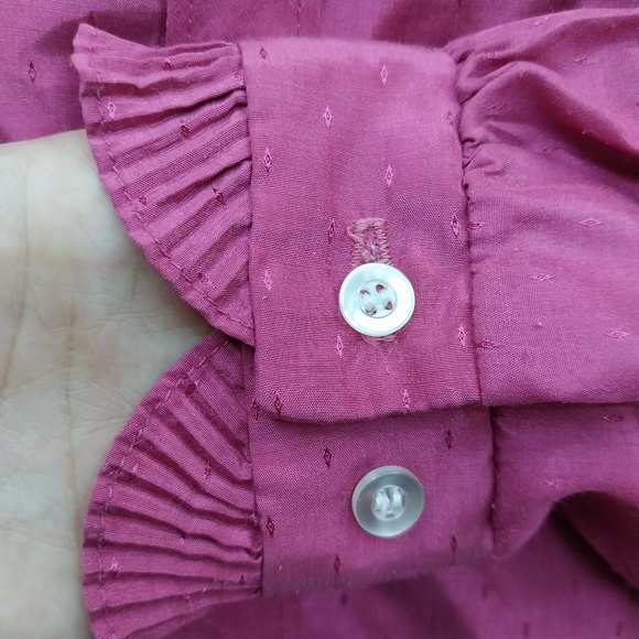 Vintage 1970s Button Front Blouse Top Ruffle Cuffs Collar Try 1 Magenta Size S M - Picture 4 of 7